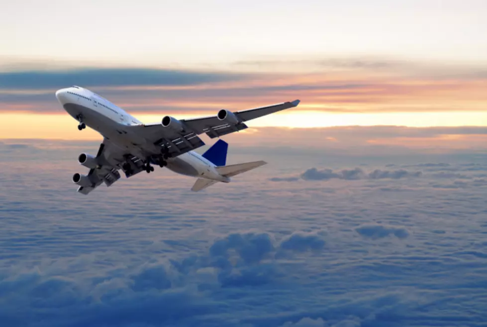 Should We Be Tipping Flight Attendants After Ordering?